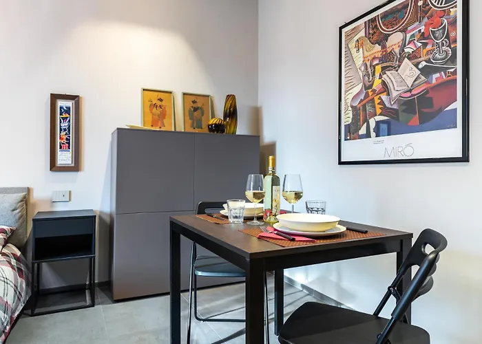 Incantevole In Centro Ad Alba (Piedmont)